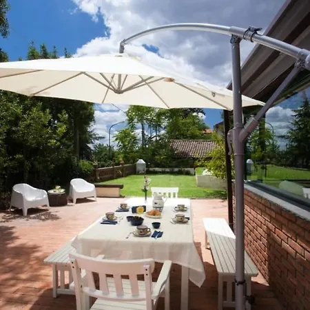 Prázdninový dům Viscalori A Garden With Pool And View Near Etna