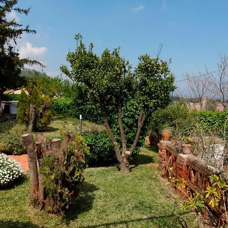Prázdninový dům Viscalori A Garden With Pool And View Near Etna