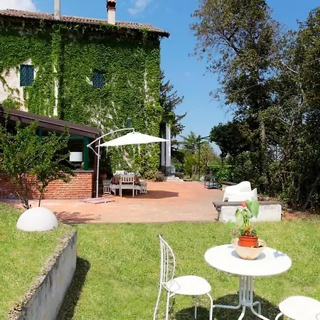 Viscalori A Garden With Pool And View Near Etna Prázdninový dům Viagrande